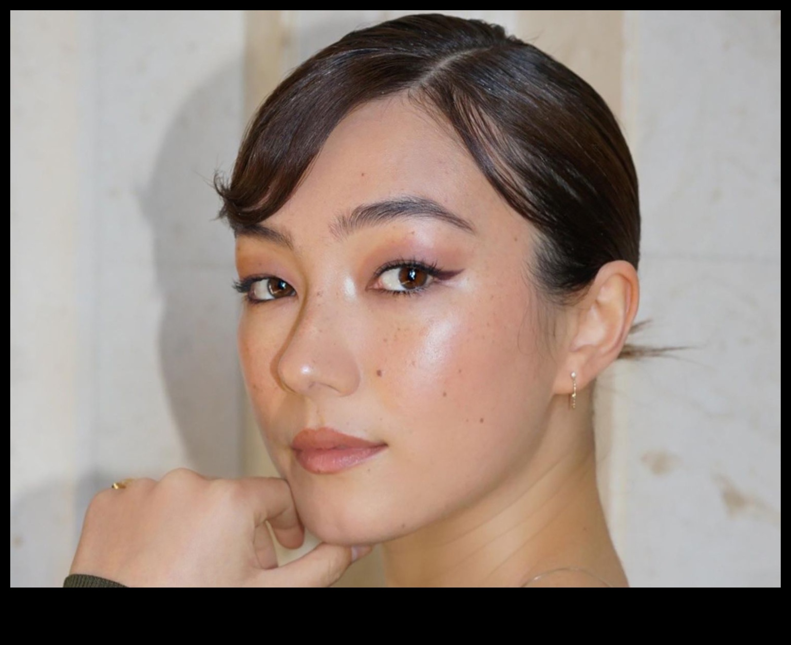 مكياج جلام سر إشعاع الثقة بالنفس 3 تأثير مكياج جلام على الثقة: إشعاع الثقة بالنفس