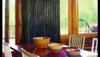 الأعمال الخشبية الريفية: إنشاء ديكور منزلي مستوحى من الطراز القديم