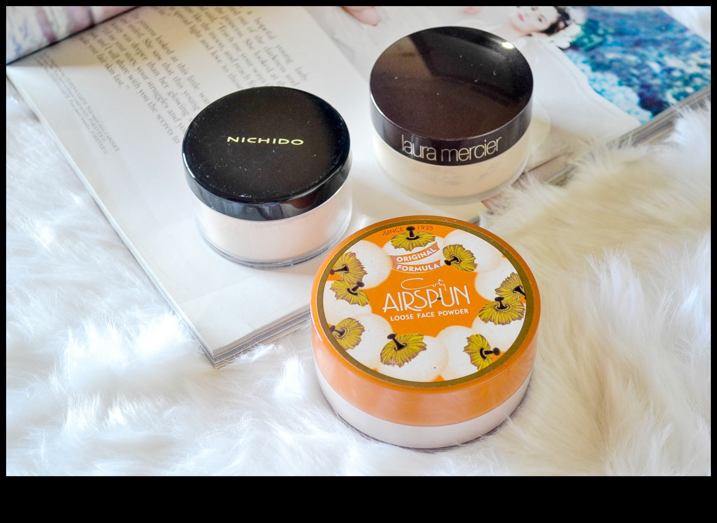 تحديد بودرة المواجهة ما هي التركيبة المناسبة لك 4 وضع مسحوق المواجهة: مقارنة الصيغ السائبة والمضغوطة