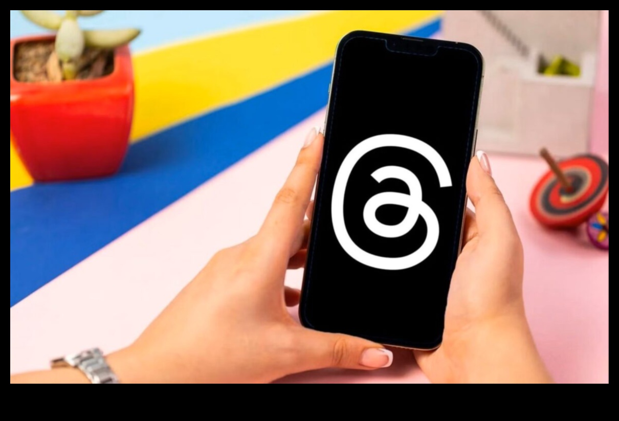 الحائك الاجتماعي: غزل خيوط الاتصال في الويب الرقمي