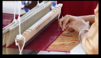 الحائك الاجتماعي: غزل خيوط الاتصال في الويب الرقمي