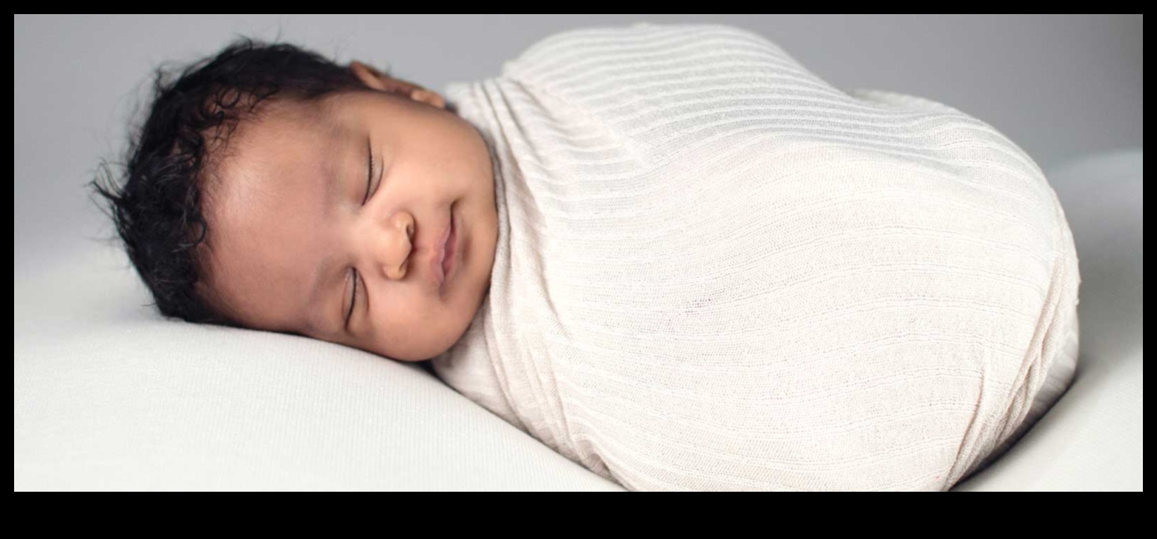 أسرار القماط: إتقان فن الراحة لمولودك الجديد 2 أسرار قماط: إتقان فن الراحة